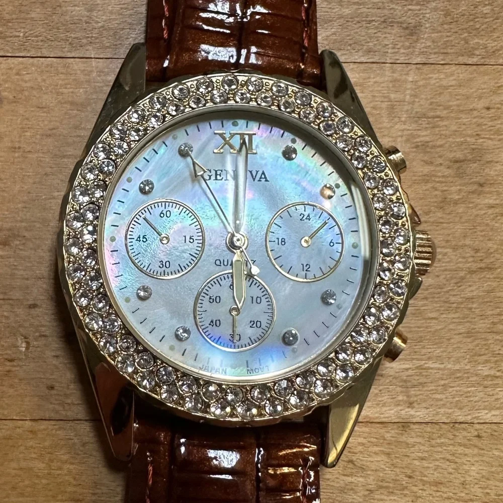 NEW Geneva Ladies Watch Genuine Leather Band | Mother Pearl Face | NWOT - Picture 2 of 9